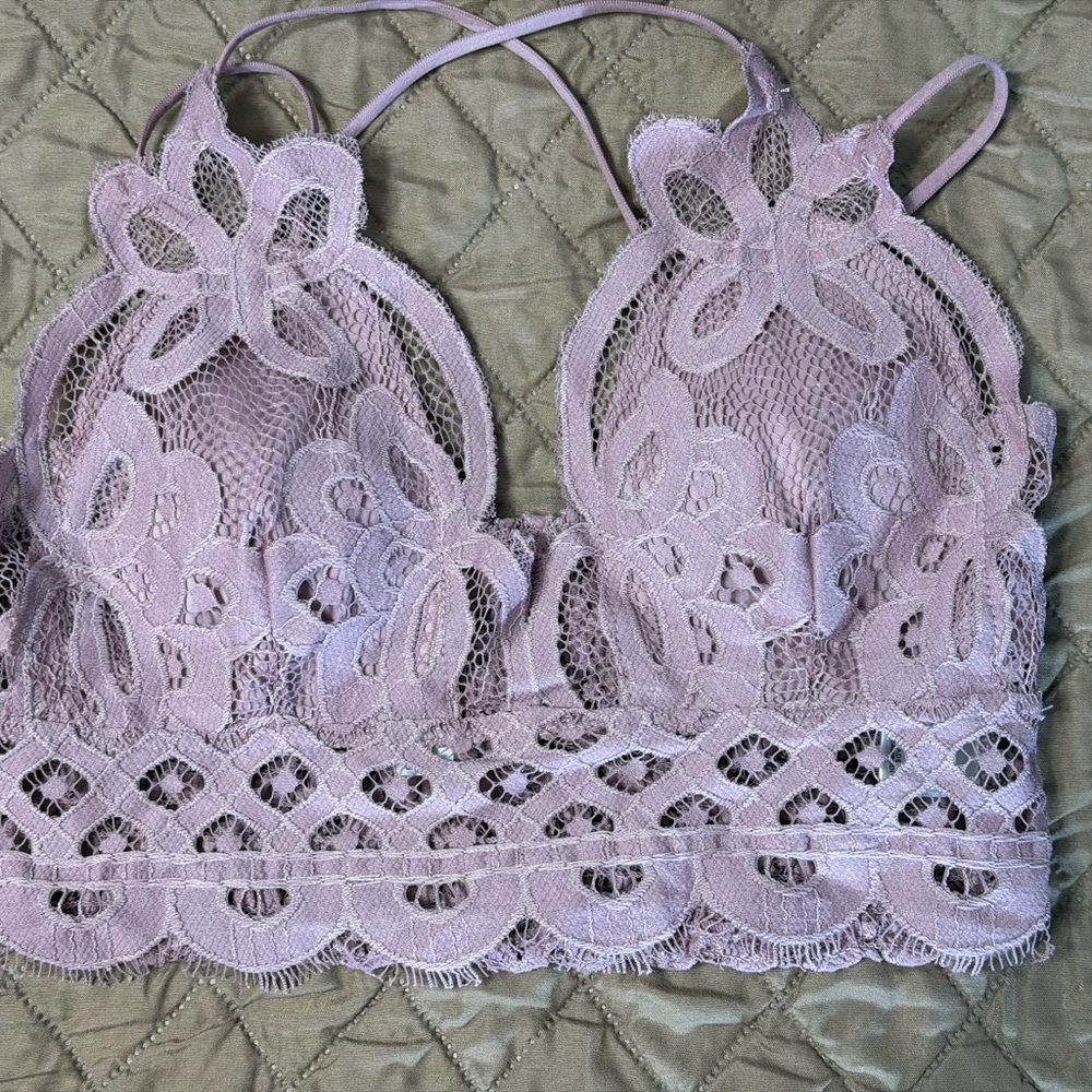 Zenana Outfitters Lavender Lace Bralette
